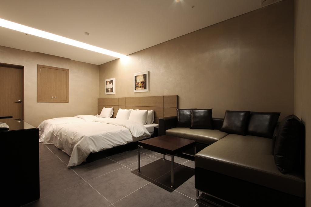 Antives Hotel Коян Номер фото
